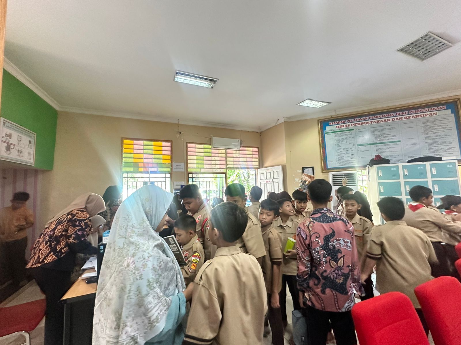 LIBRARY TOUR SD Alam Ar-royyan